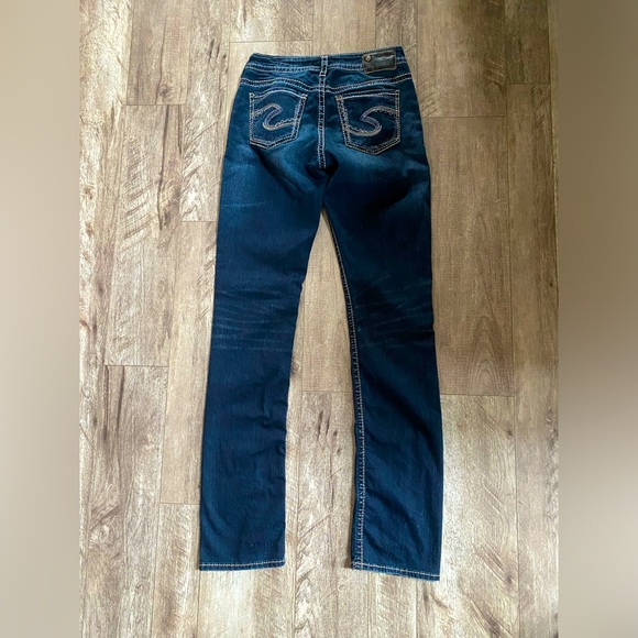 Silver Jeans. Dark Wash Blue. New condition. 27/34 - Picture 1 of 4